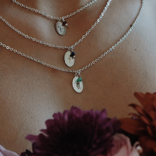 Collar Flor de mes
