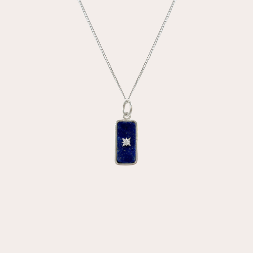 Collar placa de piedra con destello