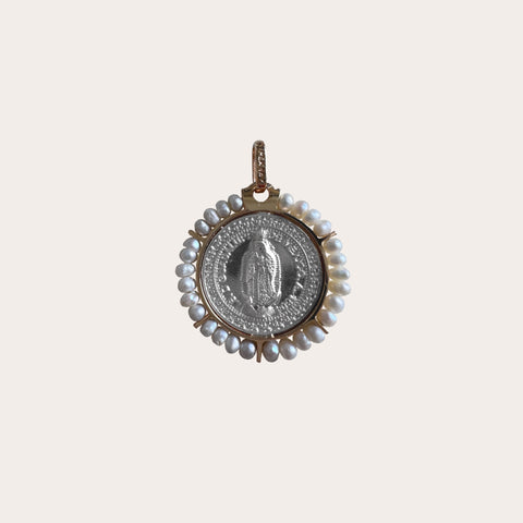 Medallita Virgen Plata con oro y perlas