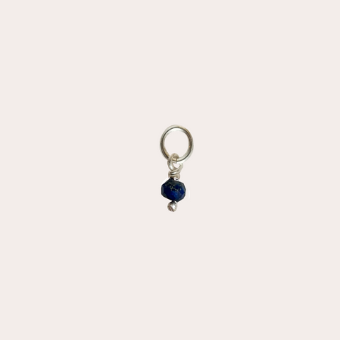 Charm Piedra Engarzada