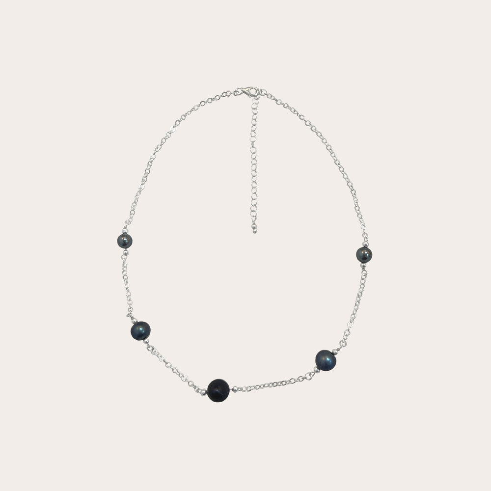 Collar cadena con perlas negras