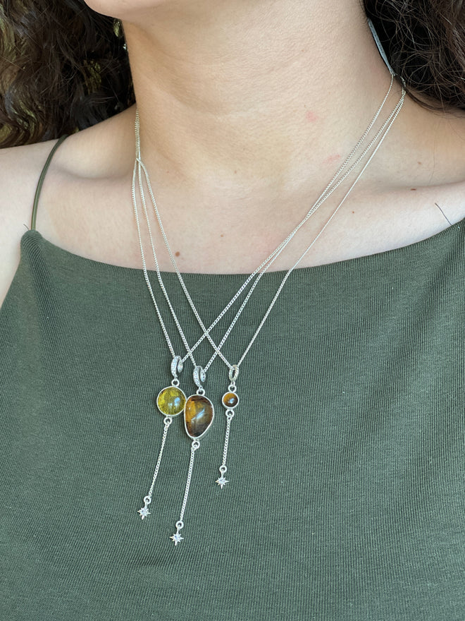 Collar cojo de tigre con destello colgante